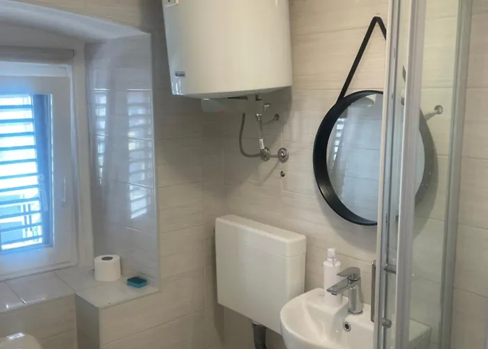 Konukevi Stara Vrata 2*